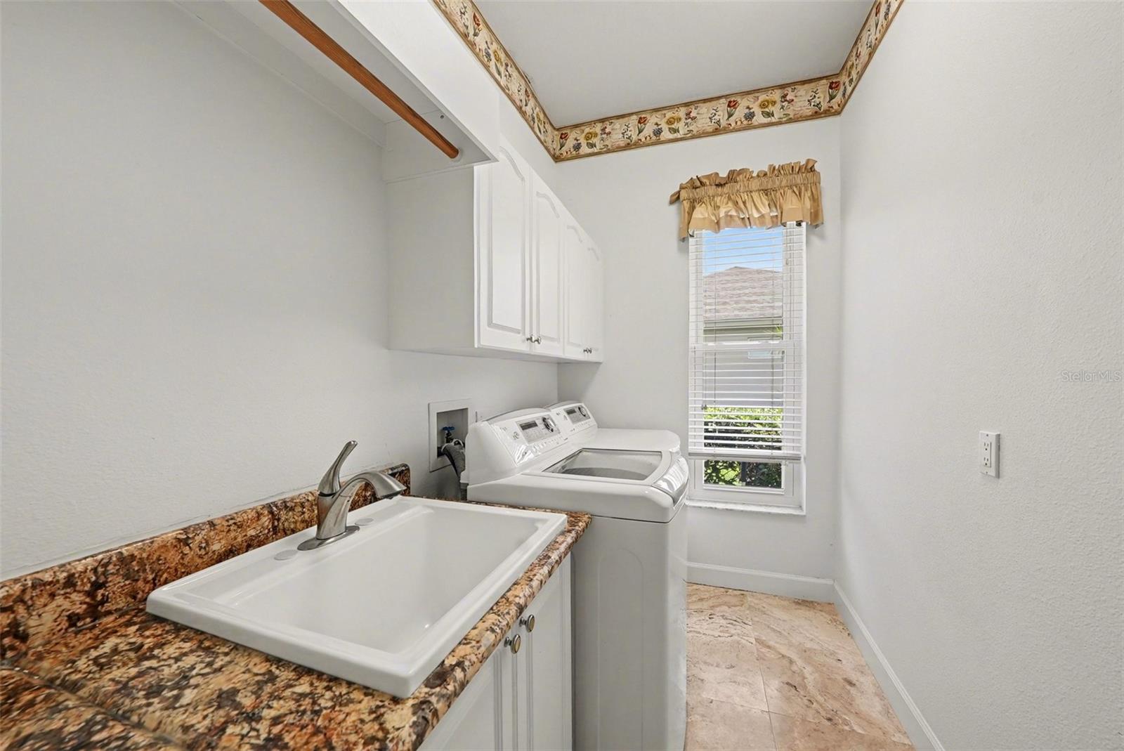 Image 33 of 49 For 18817 Wimbledon Circle