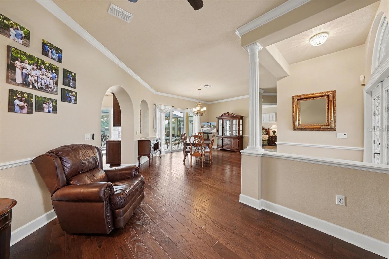 Image 7 of 49 For 18817 Wimbledon Circle