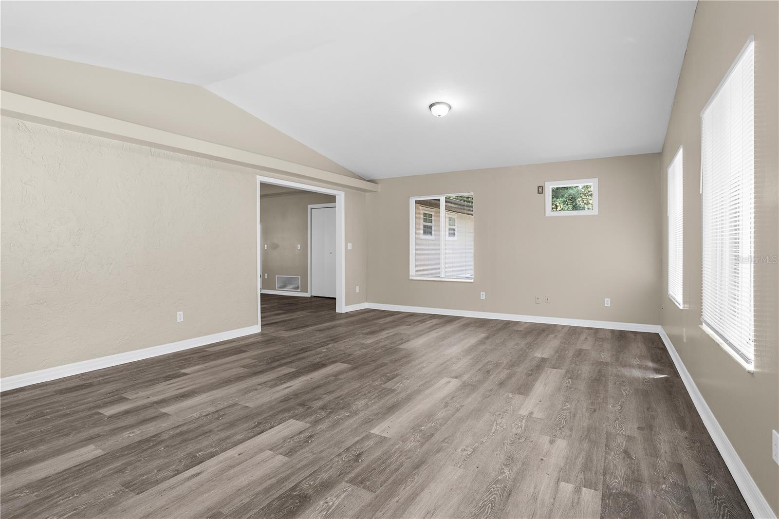 Image 4 of 30 For 5400 62nd Place