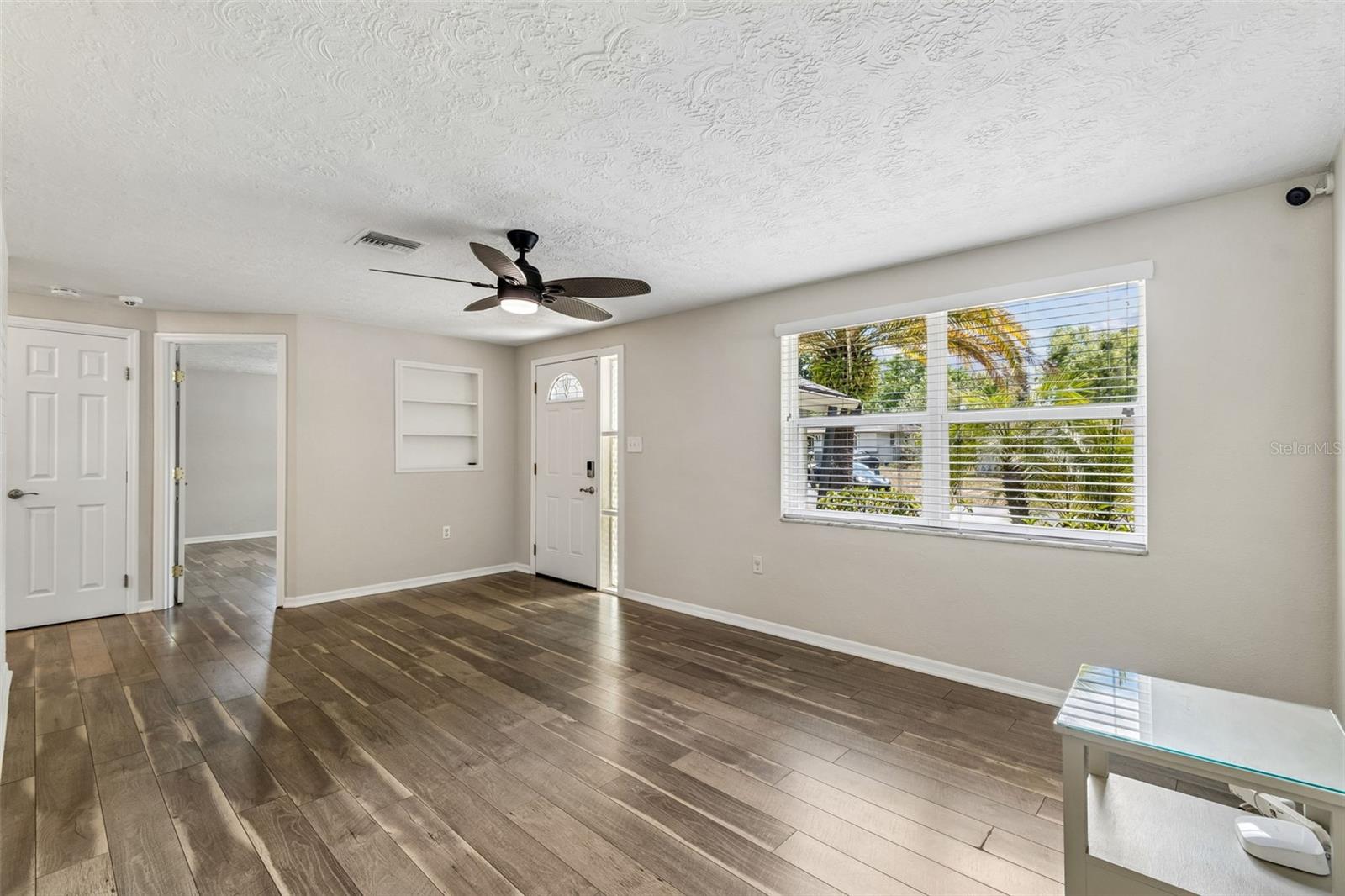 Image 11 of 73 For 6201 Silver Drive