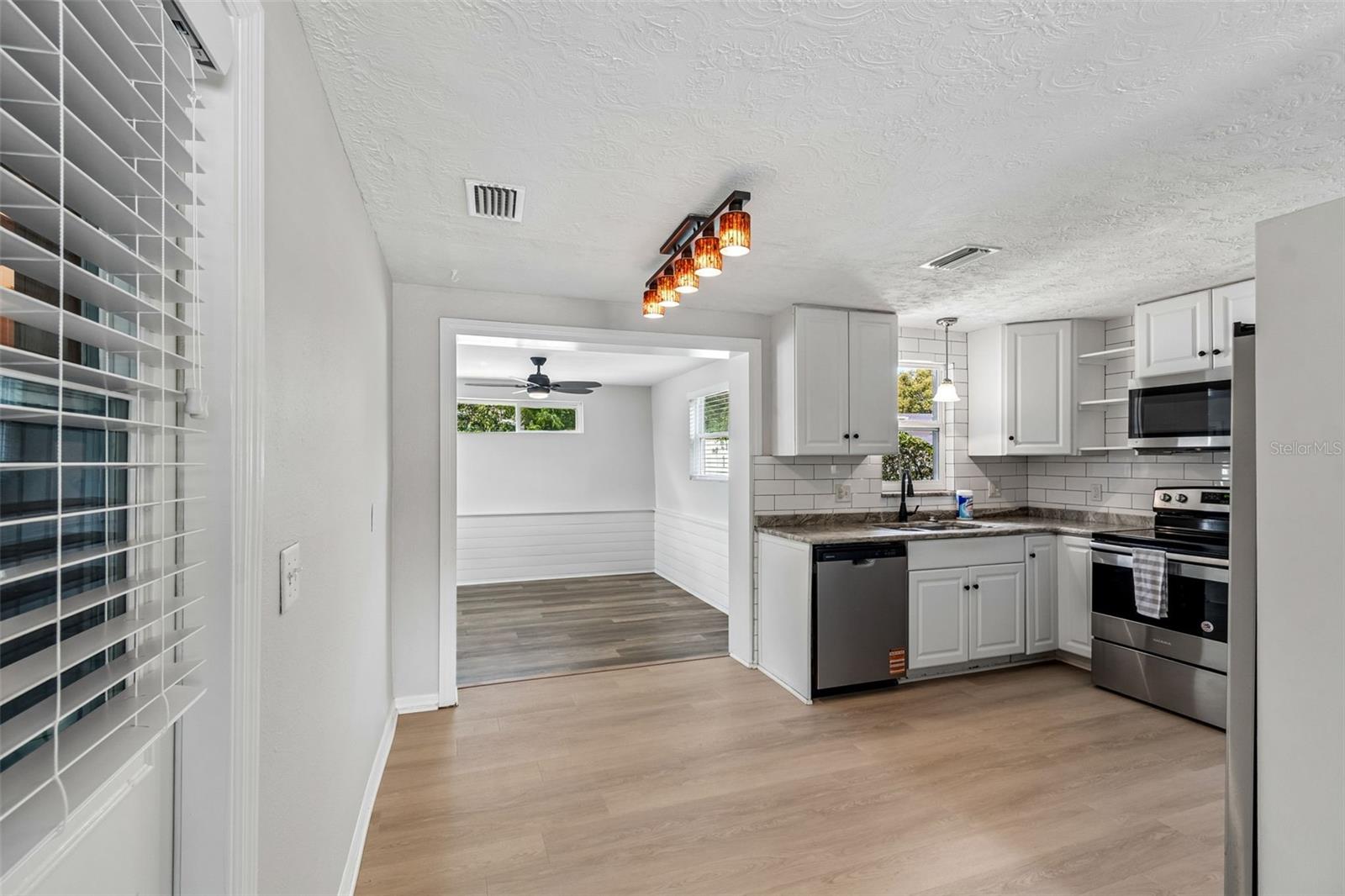 Image 15 of 73 For 6201 Silver Drive