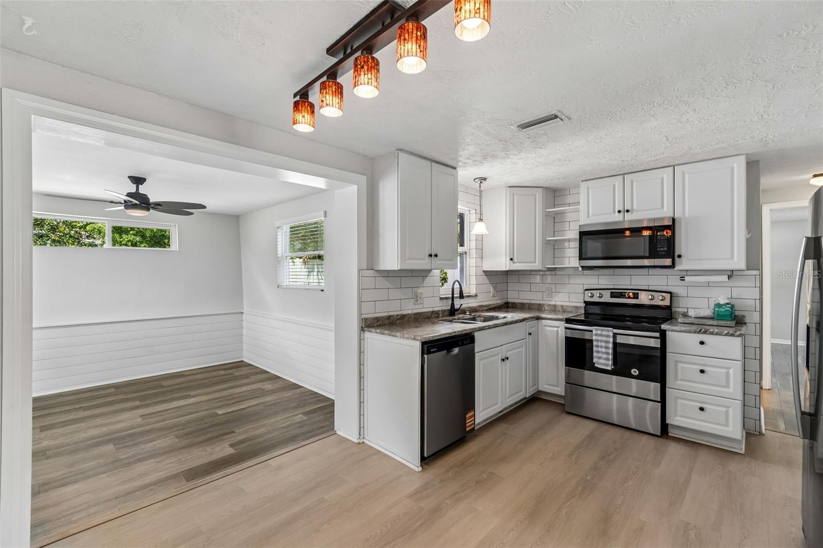 Image 16 of 73 For 6201 Silver Drive