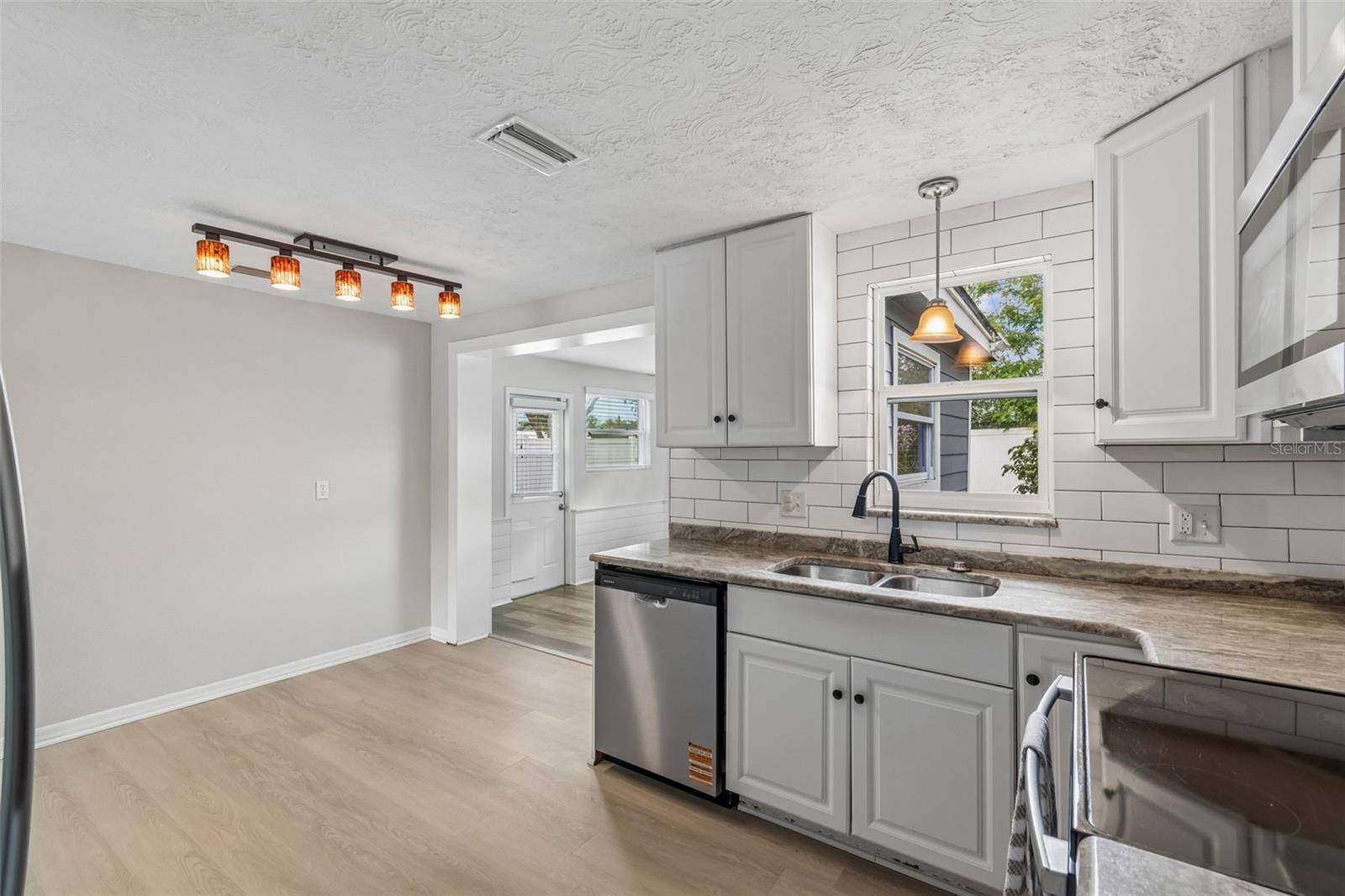 Image 23 of 73 For 6201 Silver Drive