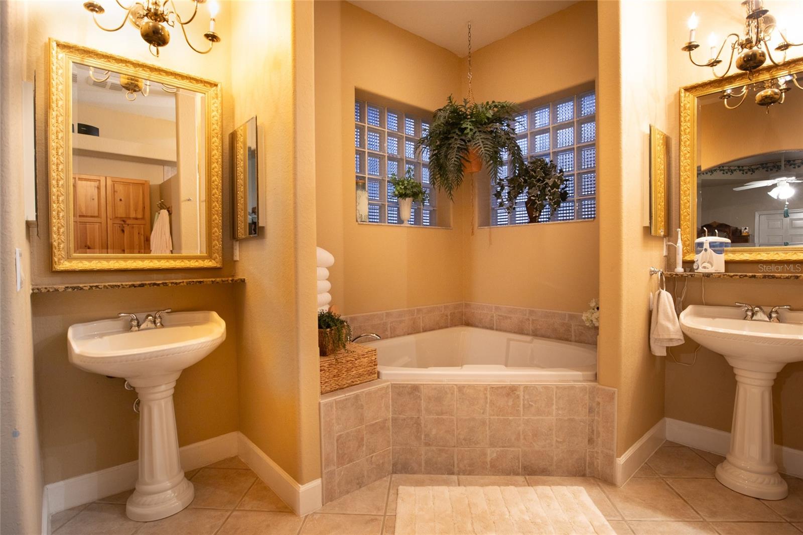 Image 14 of 22 For 8508 Dee Circle