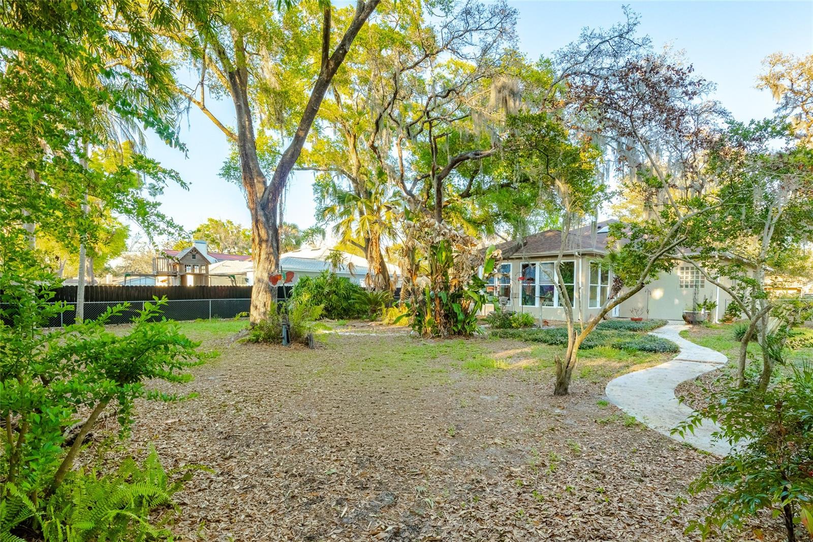 Image 20 of 22 For 8508 Dee Circle