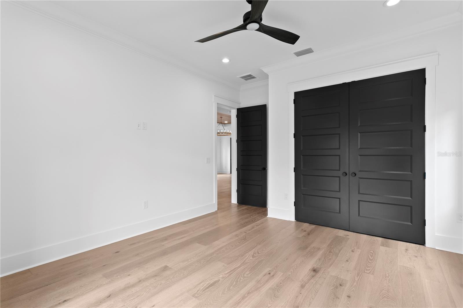 Image 13 of 59 For 2503 Glenwood Drive