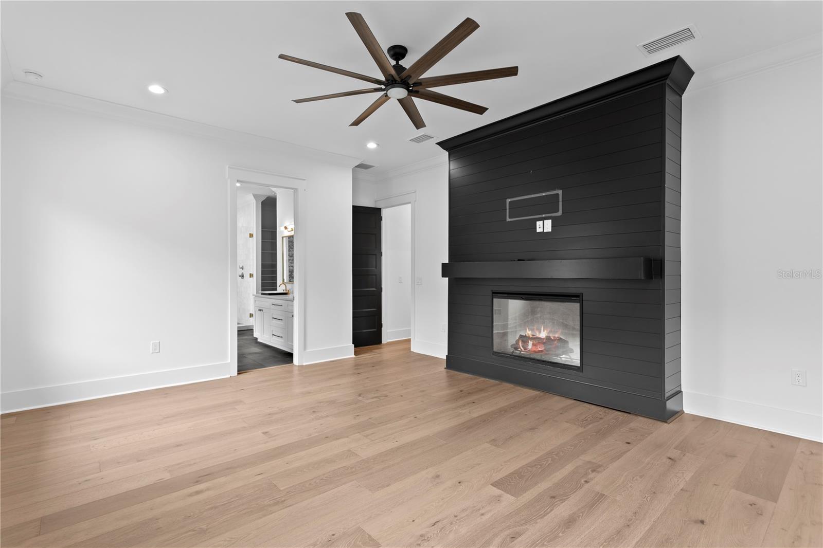 Image 36 of 59 For 2503 Glenwood Drive