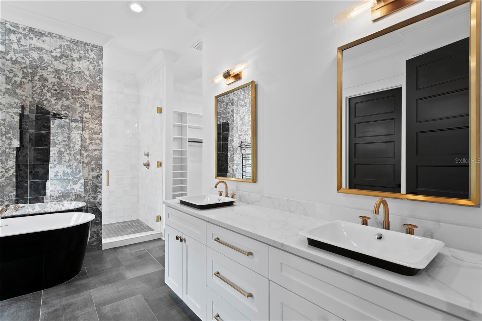 Image 38 of 59 For 2503 Glenwood Drive