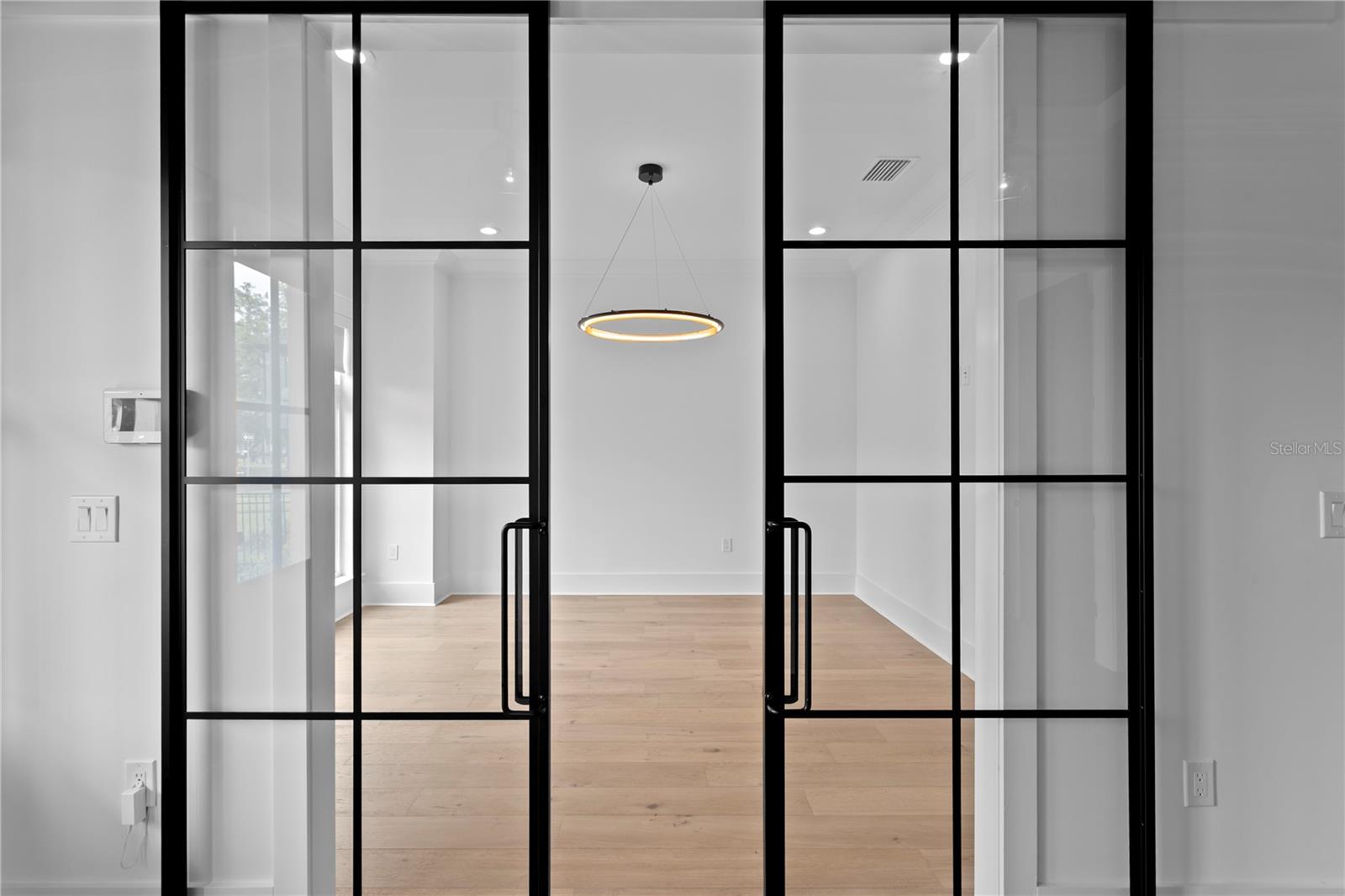 Image 8 of 59 For 2503 Glenwood Drive