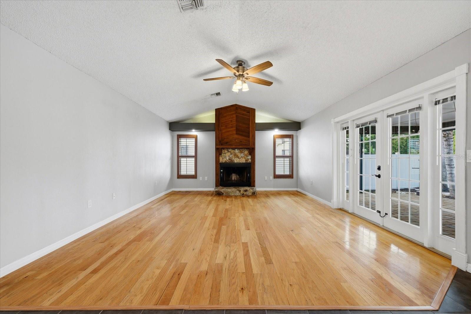 Image 10 of 28 For 12836 Pineway Drive