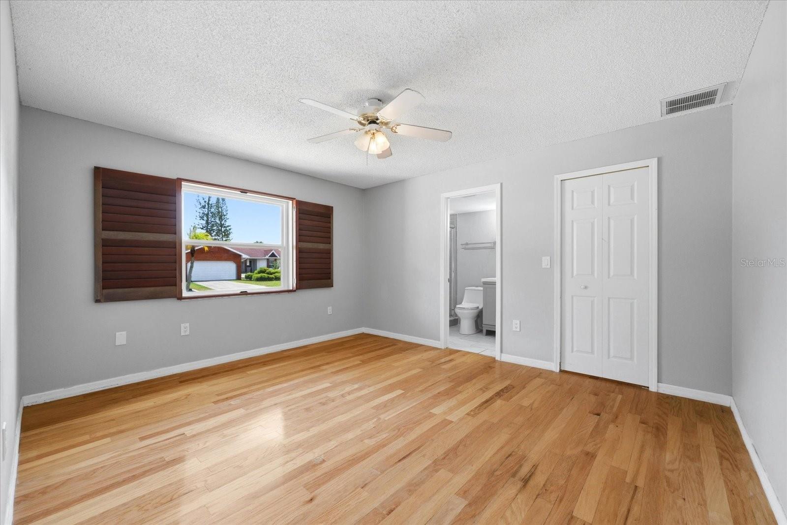 Image 13 of 28 For 12836 Pineway Drive