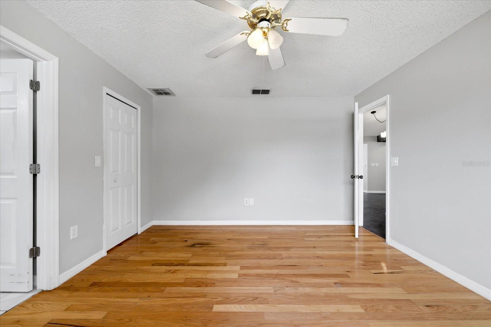 Image 14 of 28 For 12836 Pineway Drive