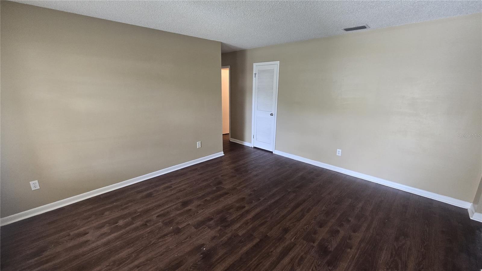 Image 10 of 15 For 813 Senate Court