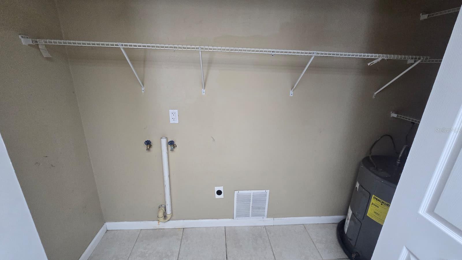 Image 11 of 15 For 813 Senate Court