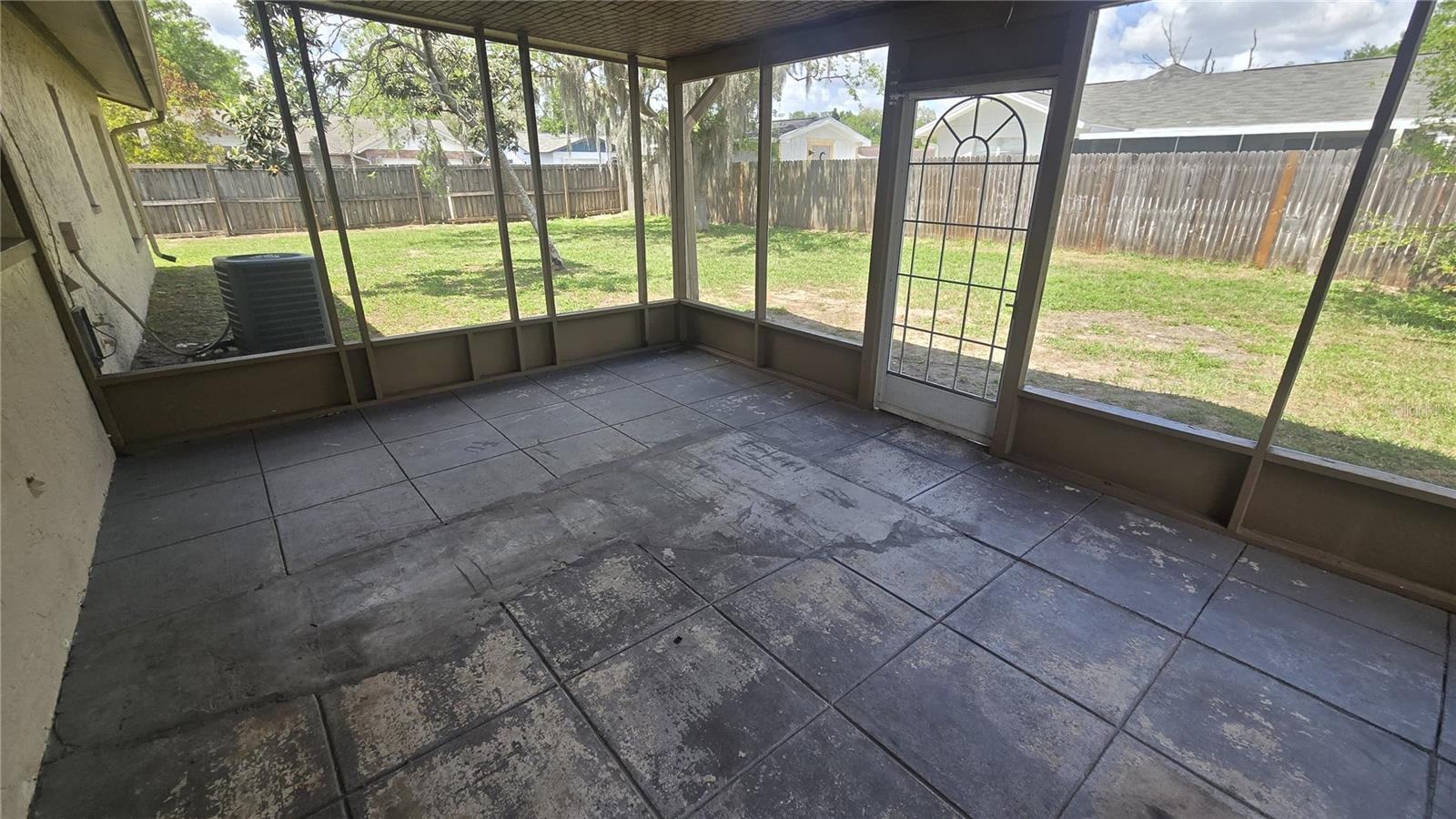 Image 13 of 15 For 813 Senate Court