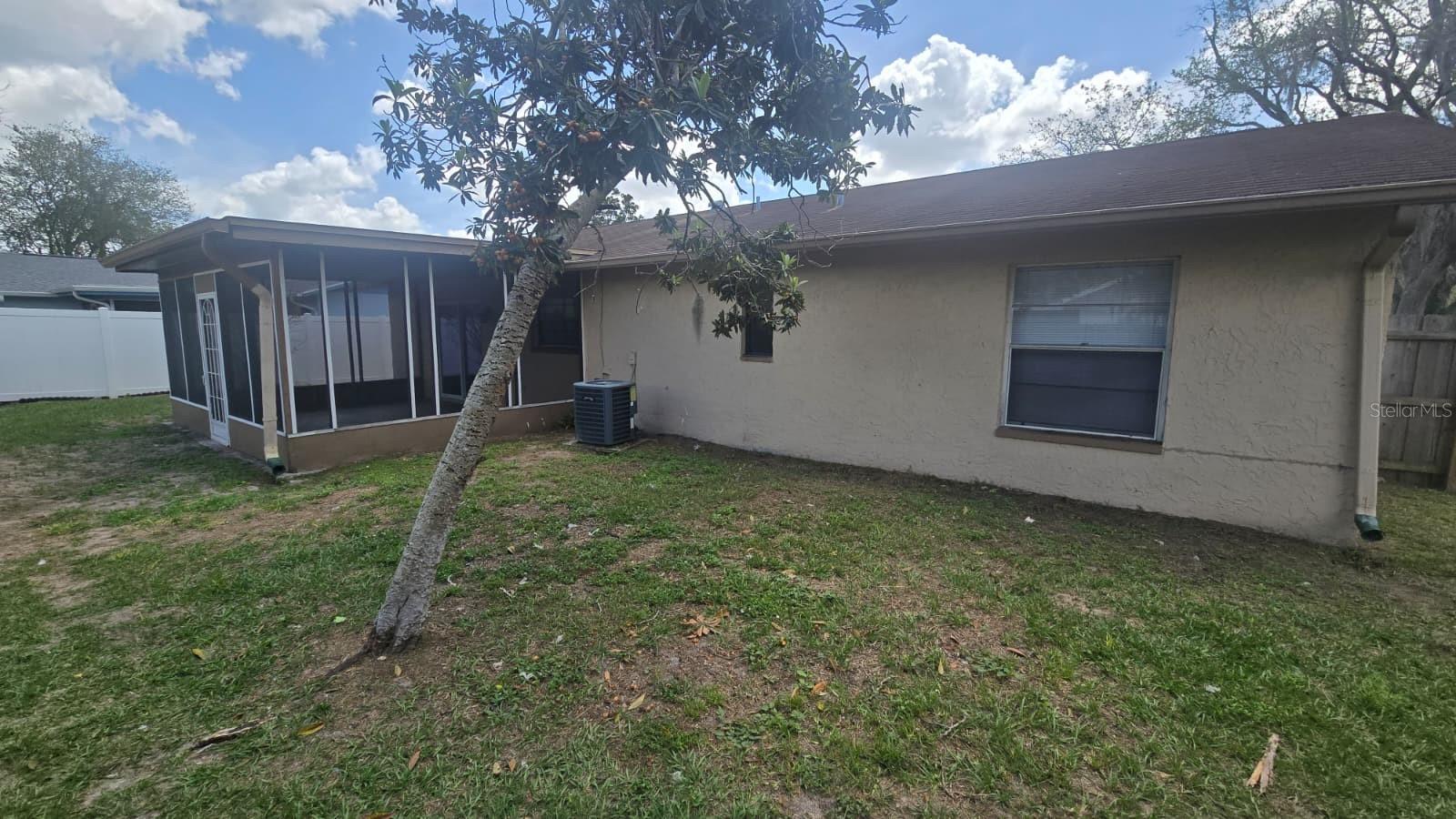 Image 14 of 15 For 813 Senate Court