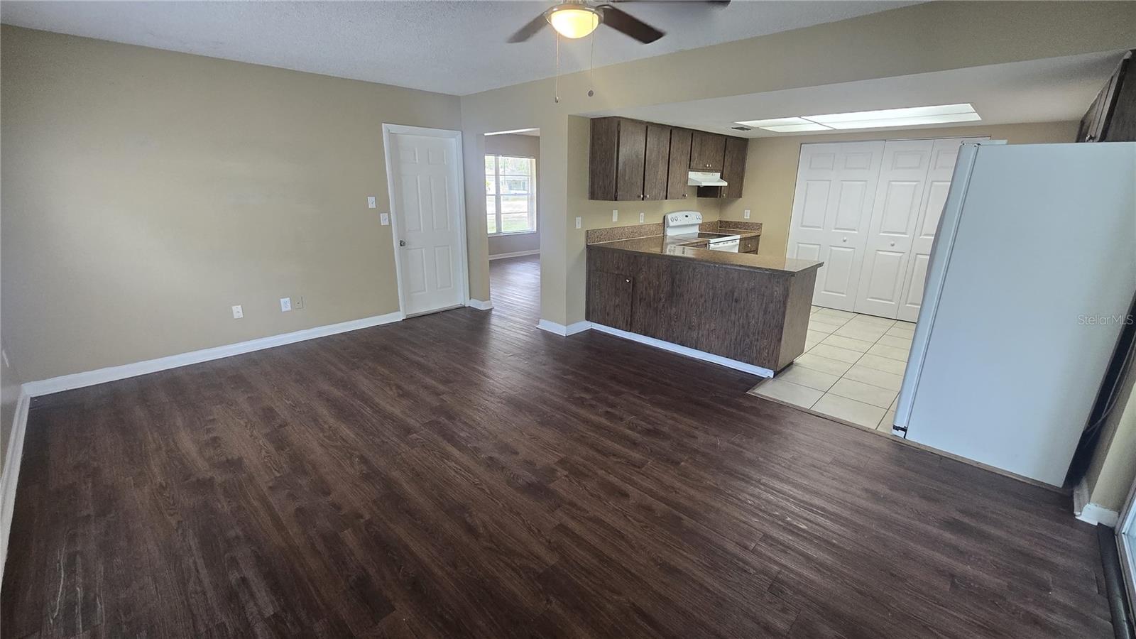 Image 2 of 15 For 813 Senate Court