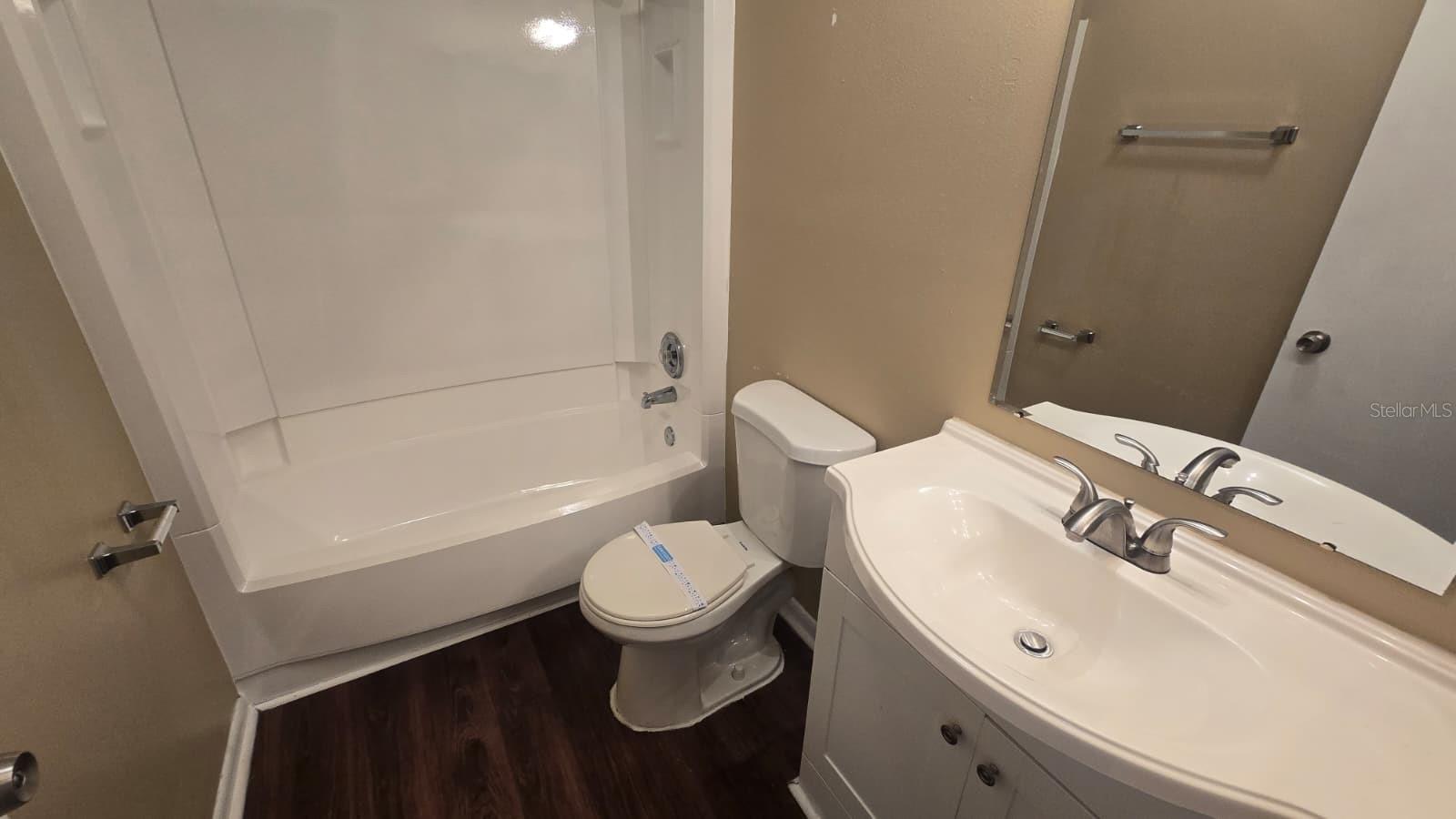 Image 9 of 15 For 813 Senate Court