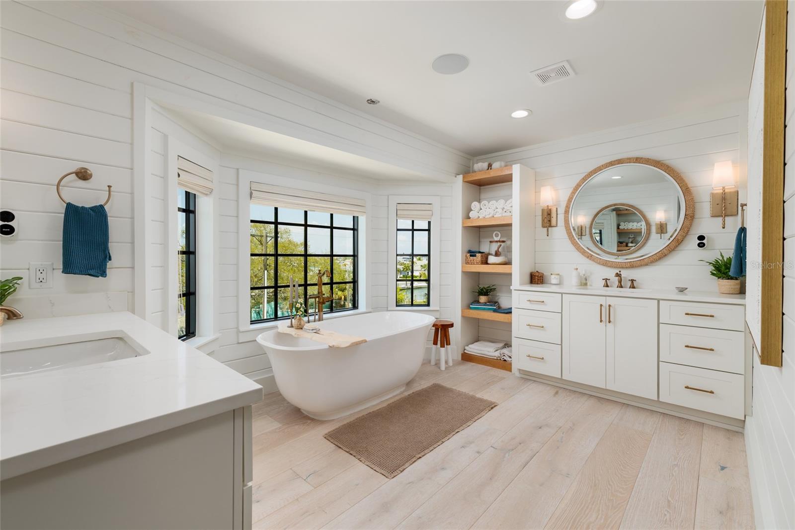 Image 32 of 68 For 5408 Pali Way