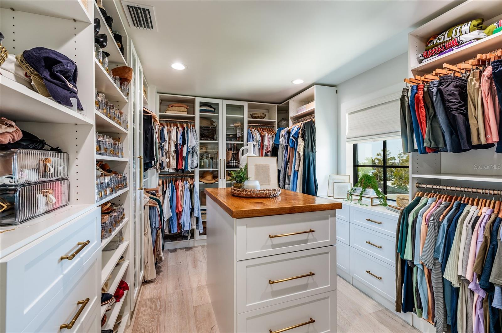 Image 35 of 68 For 5408 Pali Way