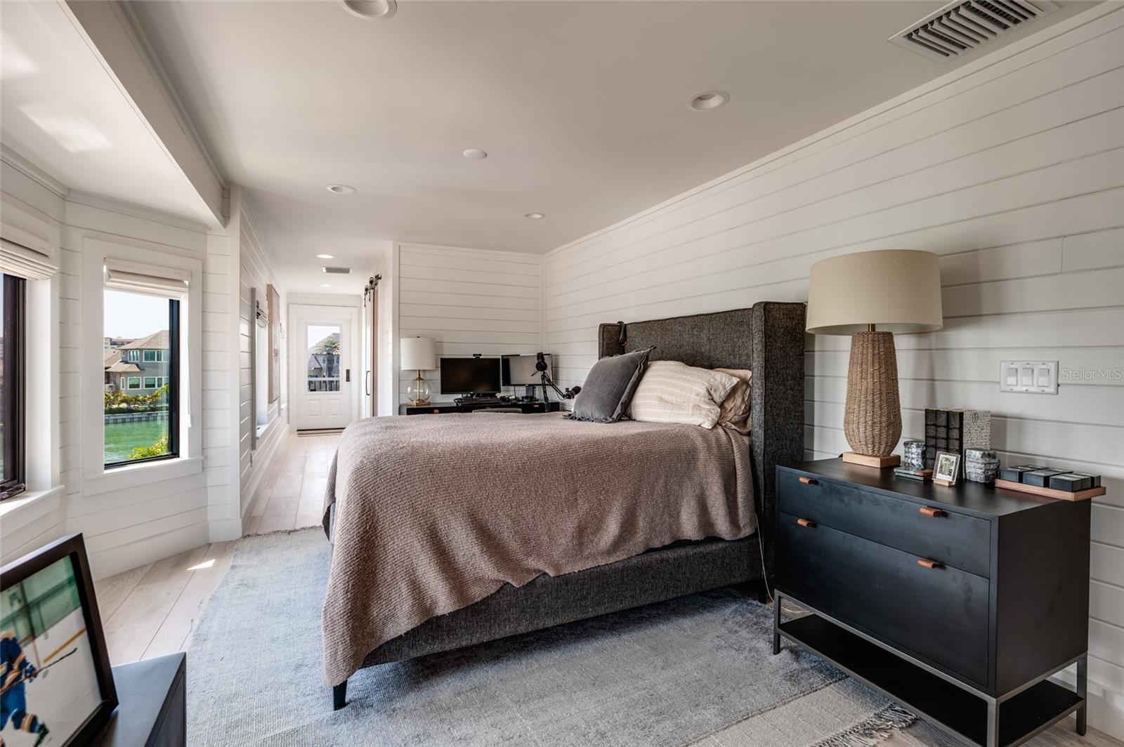 Image 36 of 68 For 5408 Pali Way