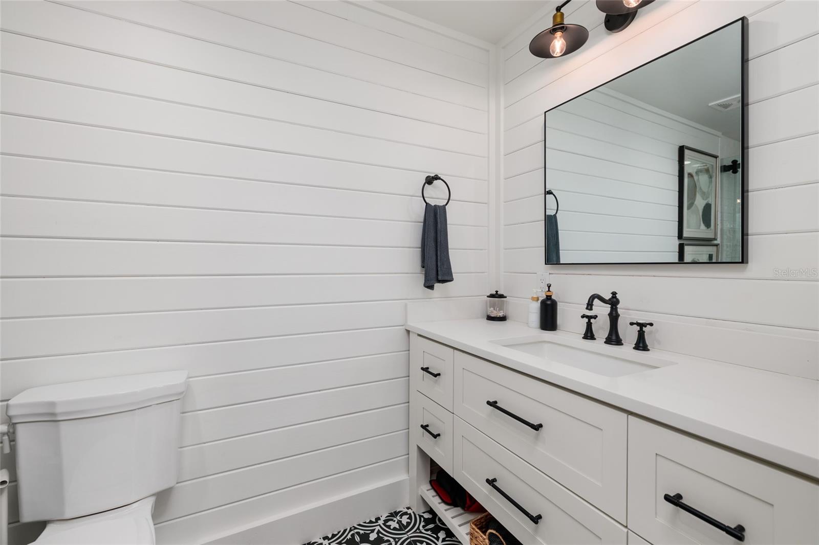 Image 38 of 68 For 5408 Pali Way