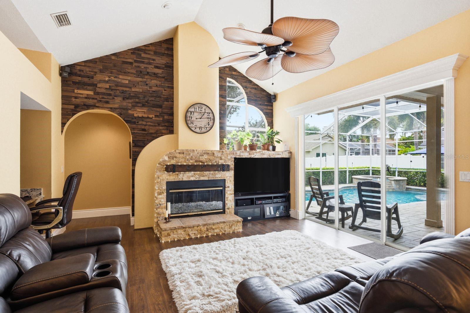 Image 17 of 48 For 1848 Barn Owl Way