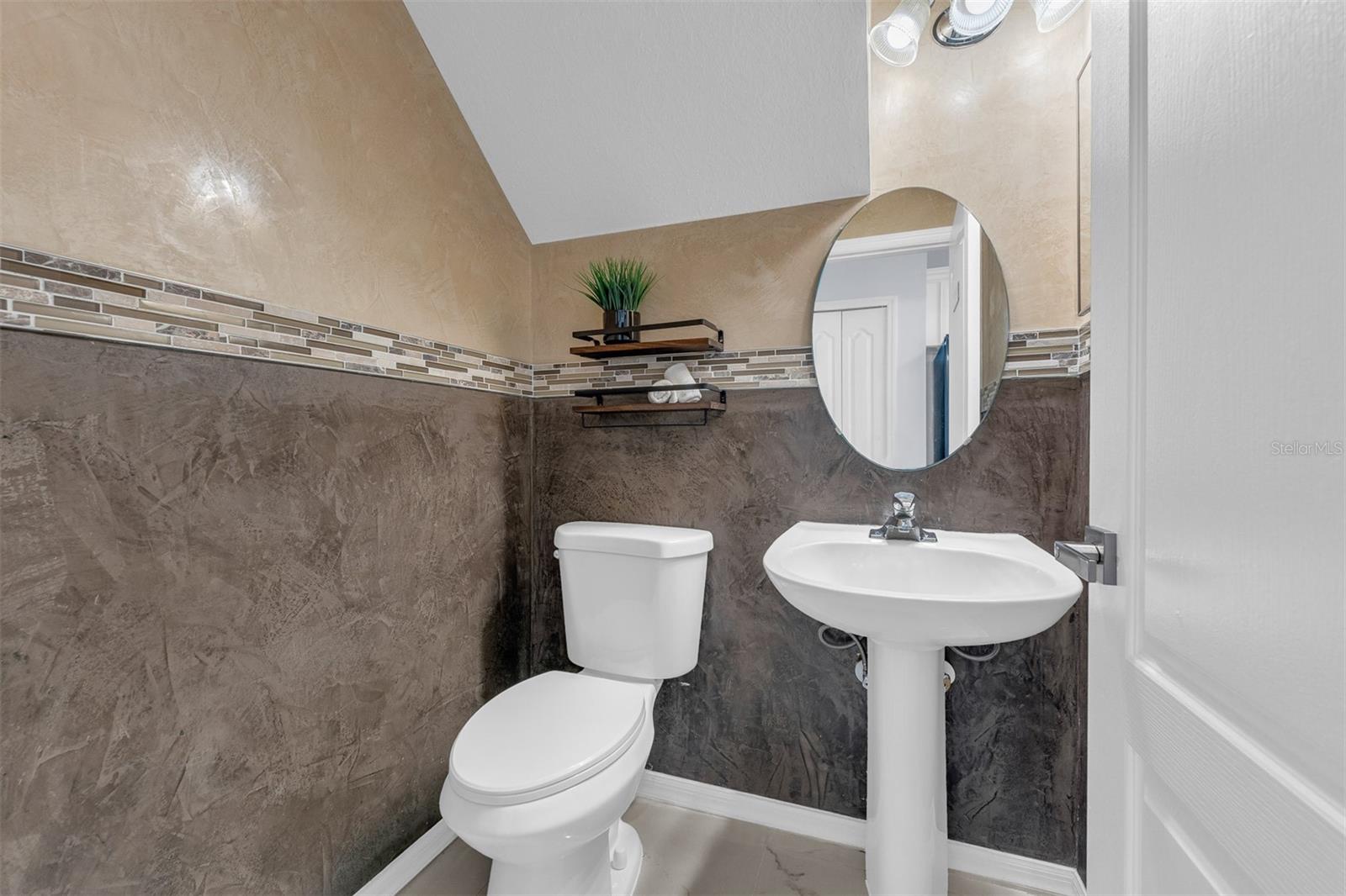 Image 13 of 36 For 14728 Huntley Drive