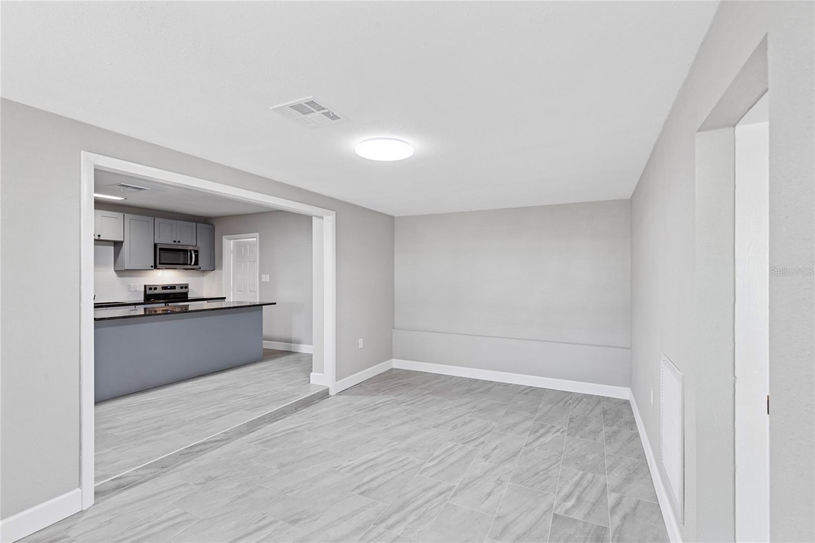 Image 16 of 34 For 804 Evergreen Avenue