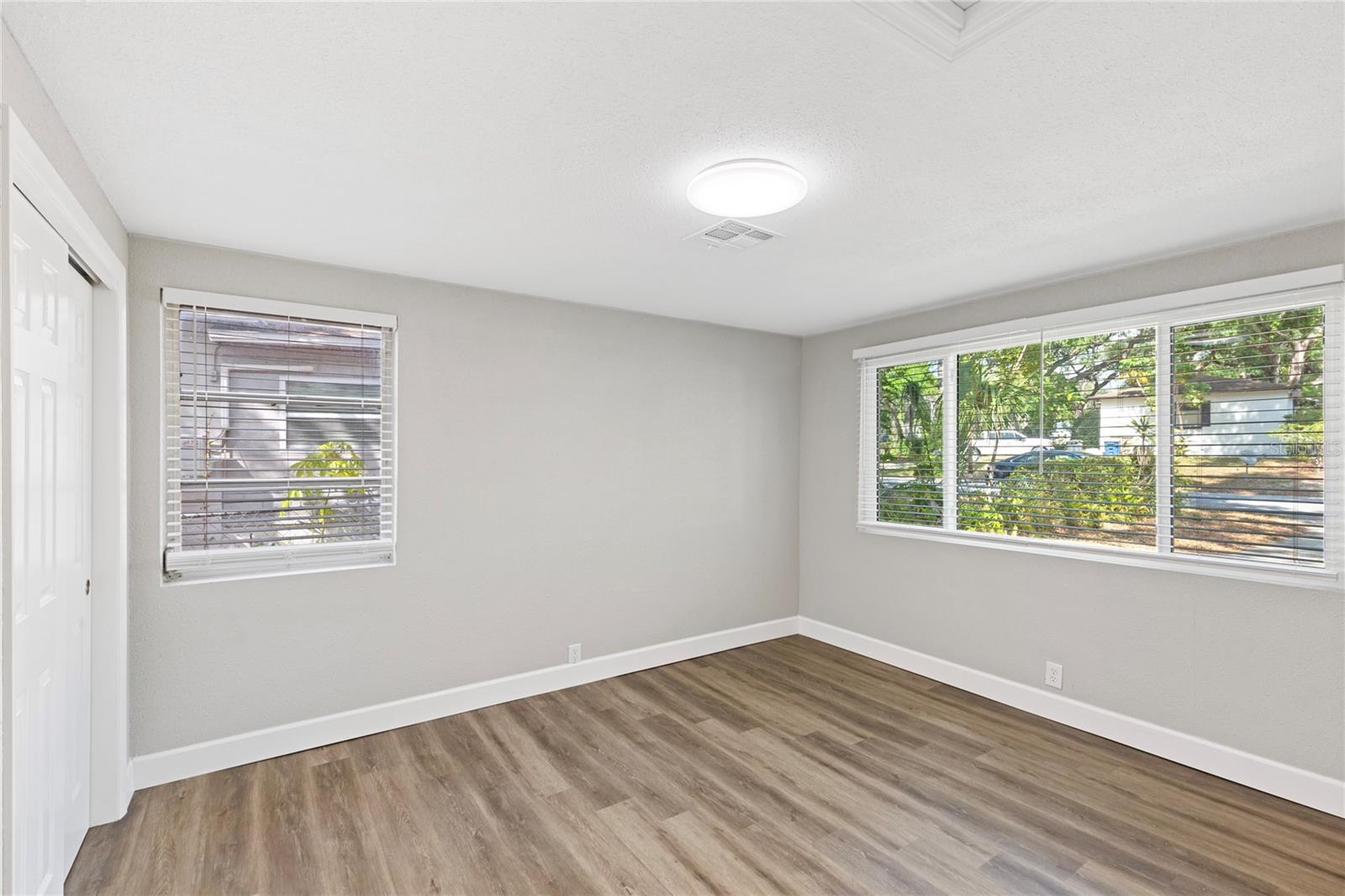 Image 17 of 34 For 804 Evergreen Avenue