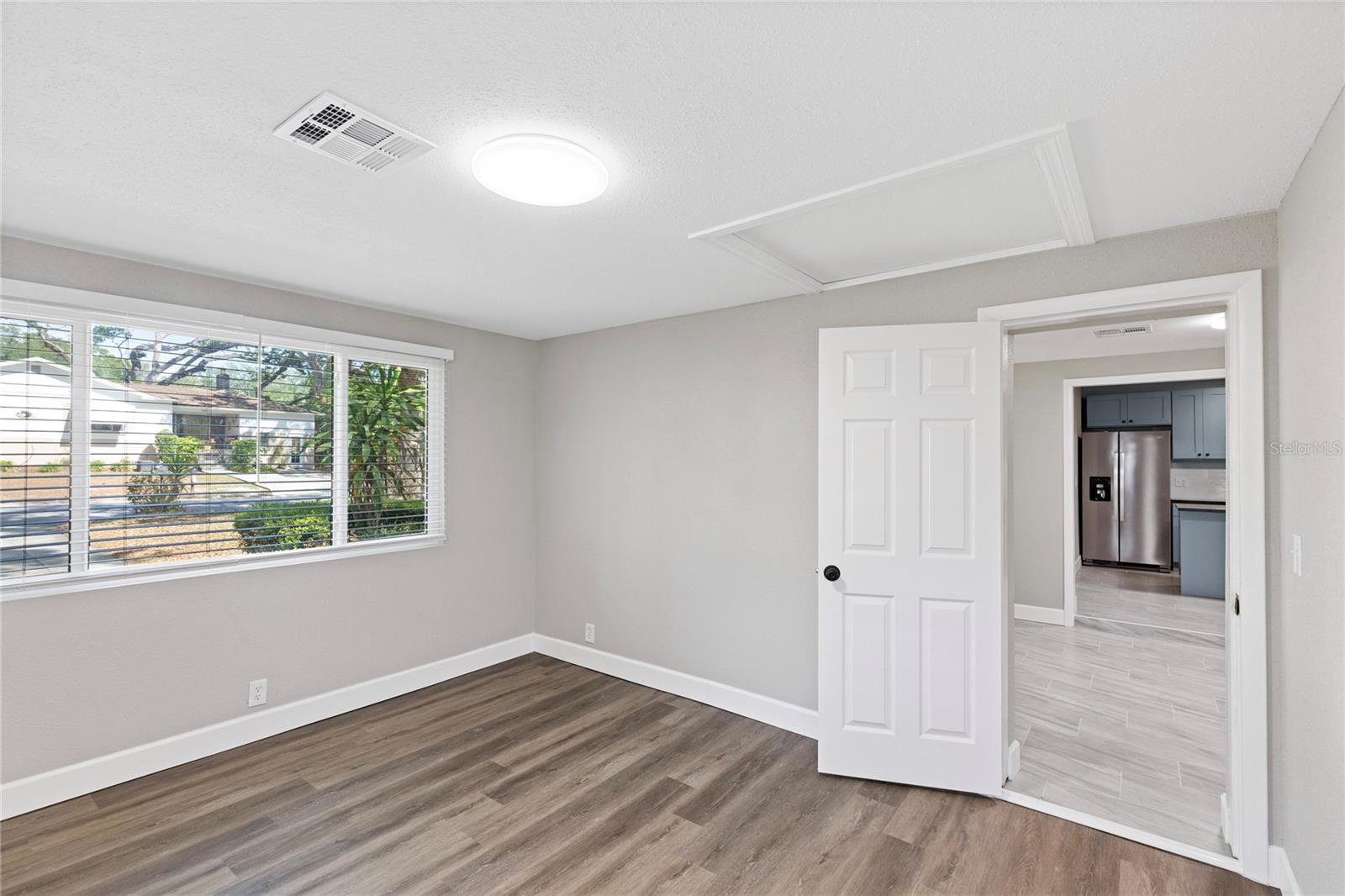 Image 18 of 34 For 804 Evergreen Avenue