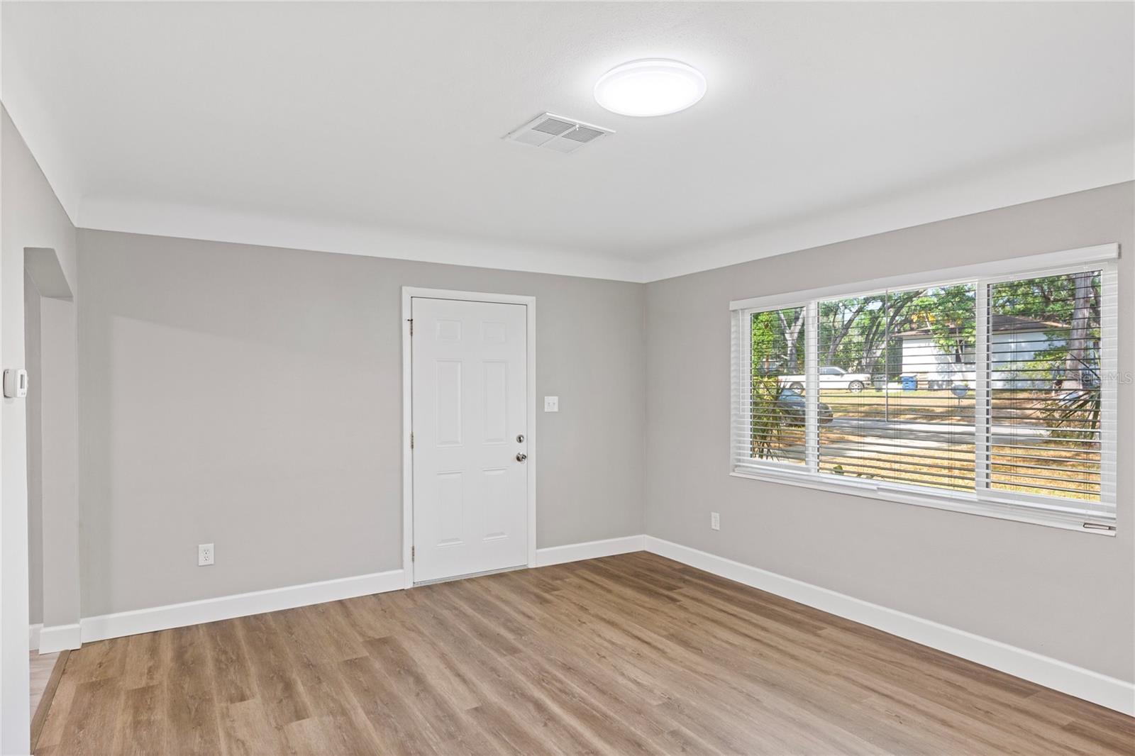 Image 22 of 34 For 804 Evergreen Avenue