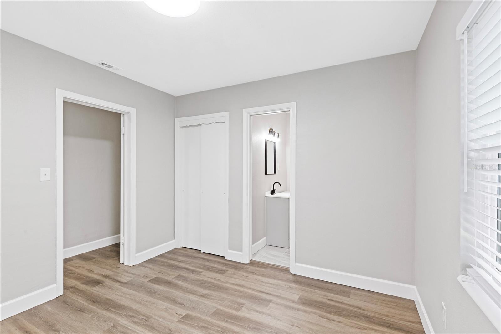 Image 27 of 34 For 804 Evergreen Avenue