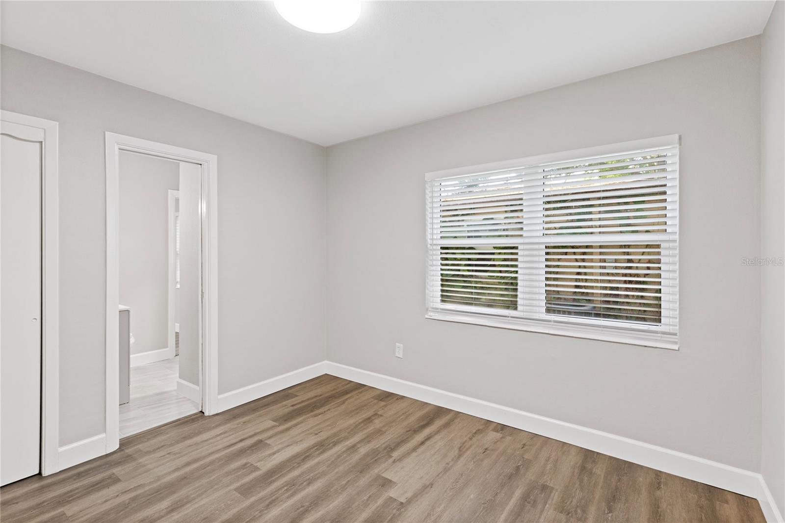 Image 28 of 34 For 804 Evergreen Avenue