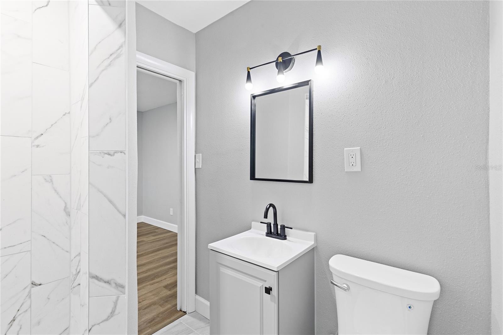 Image 29 of 34 For 804 Evergreen Avenue