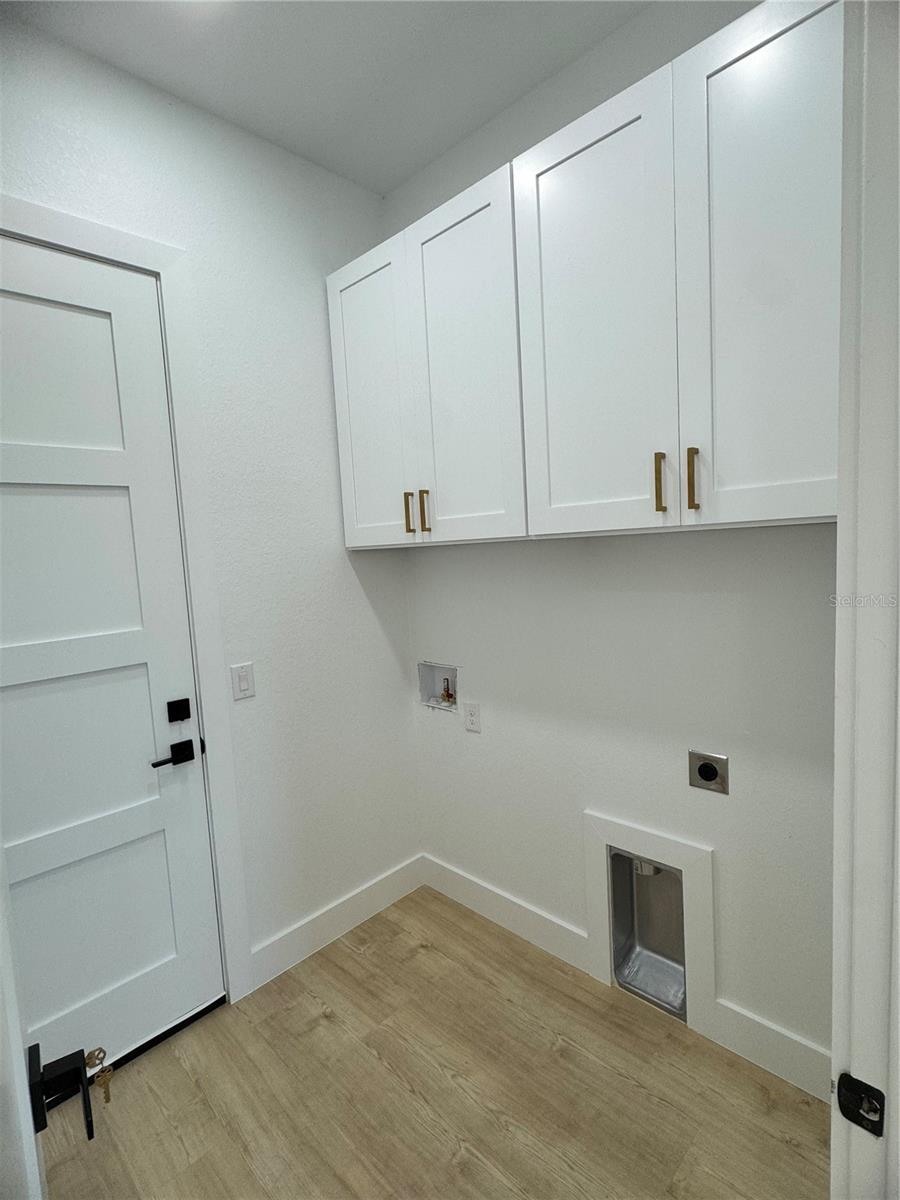 Image 11 of 42 For 1721 Mcclellan Road