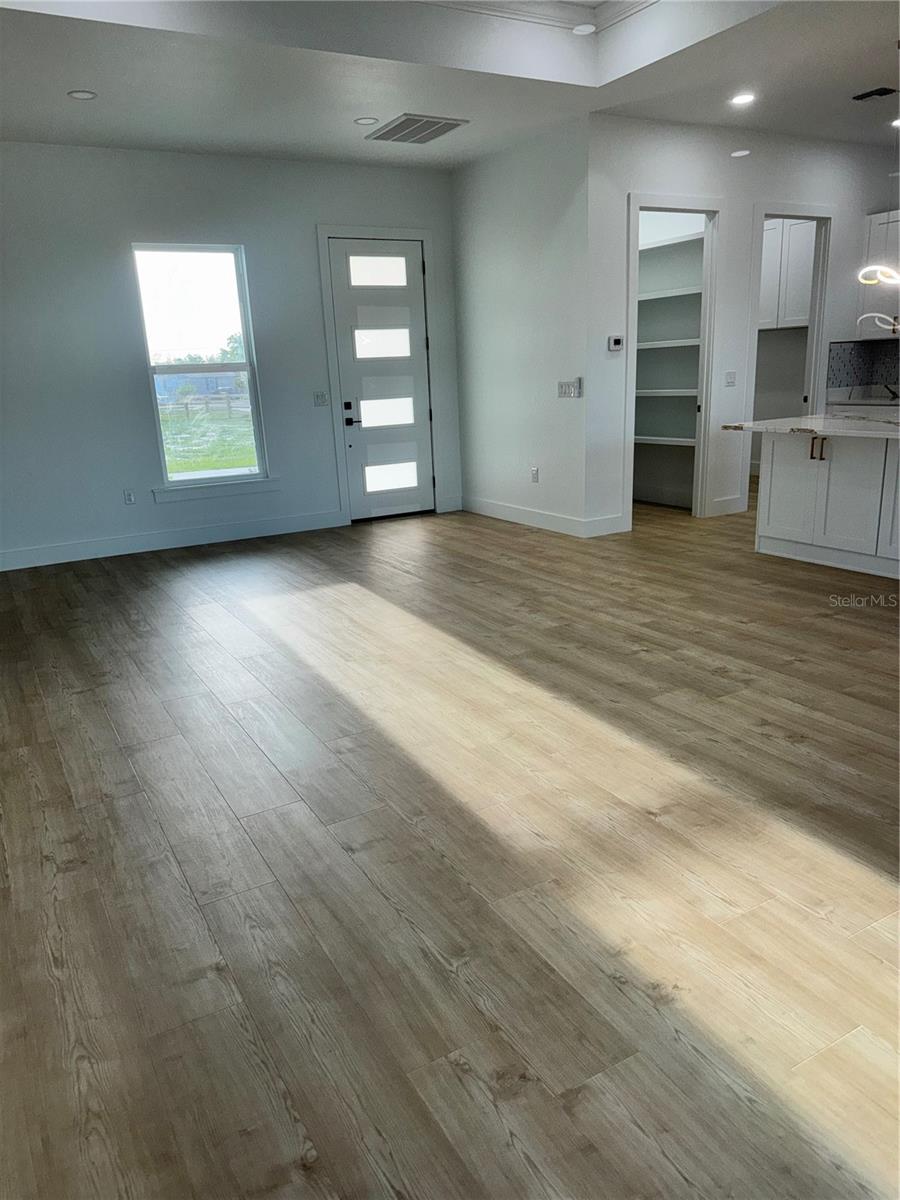 Image 19 of 42 For 1721 Mcclellan Road