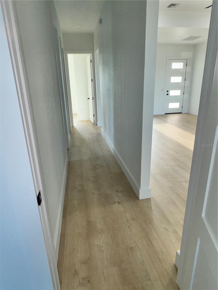 Image 22 of 42 For 1721 Mcclellan Road