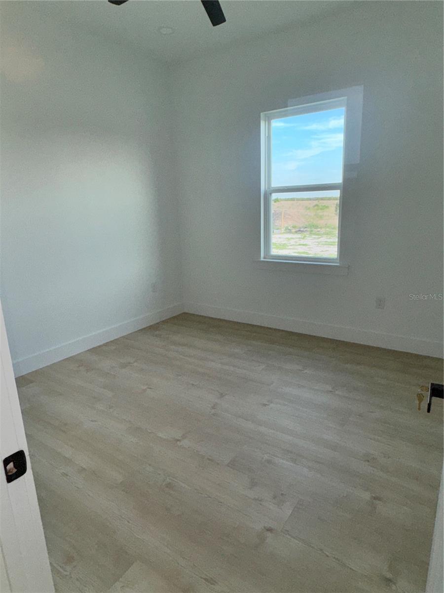 Image 25 of 42 For 1721 Mcclellan Road