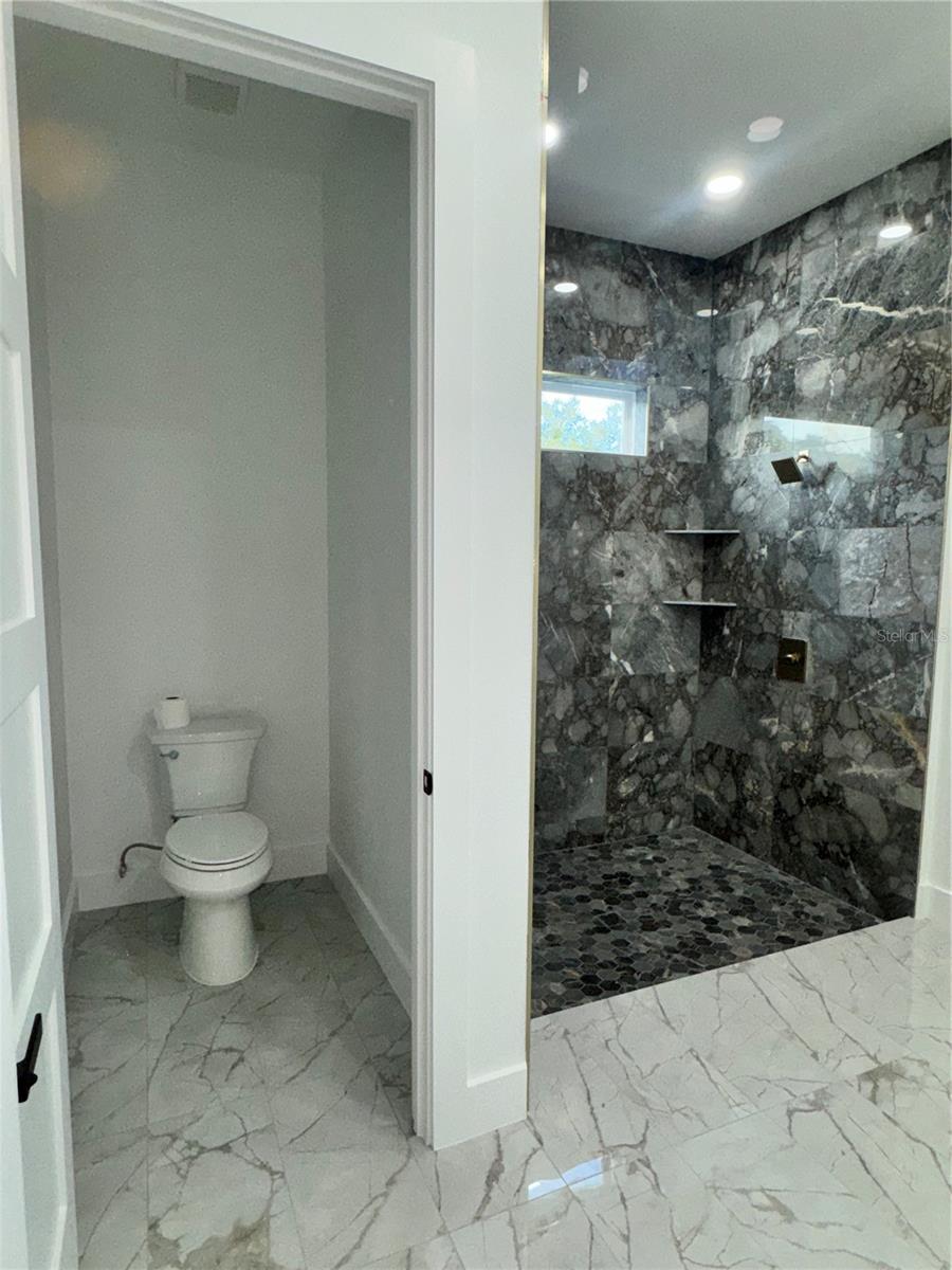 Image 37 of 42 For 1721 Mcclellan Road