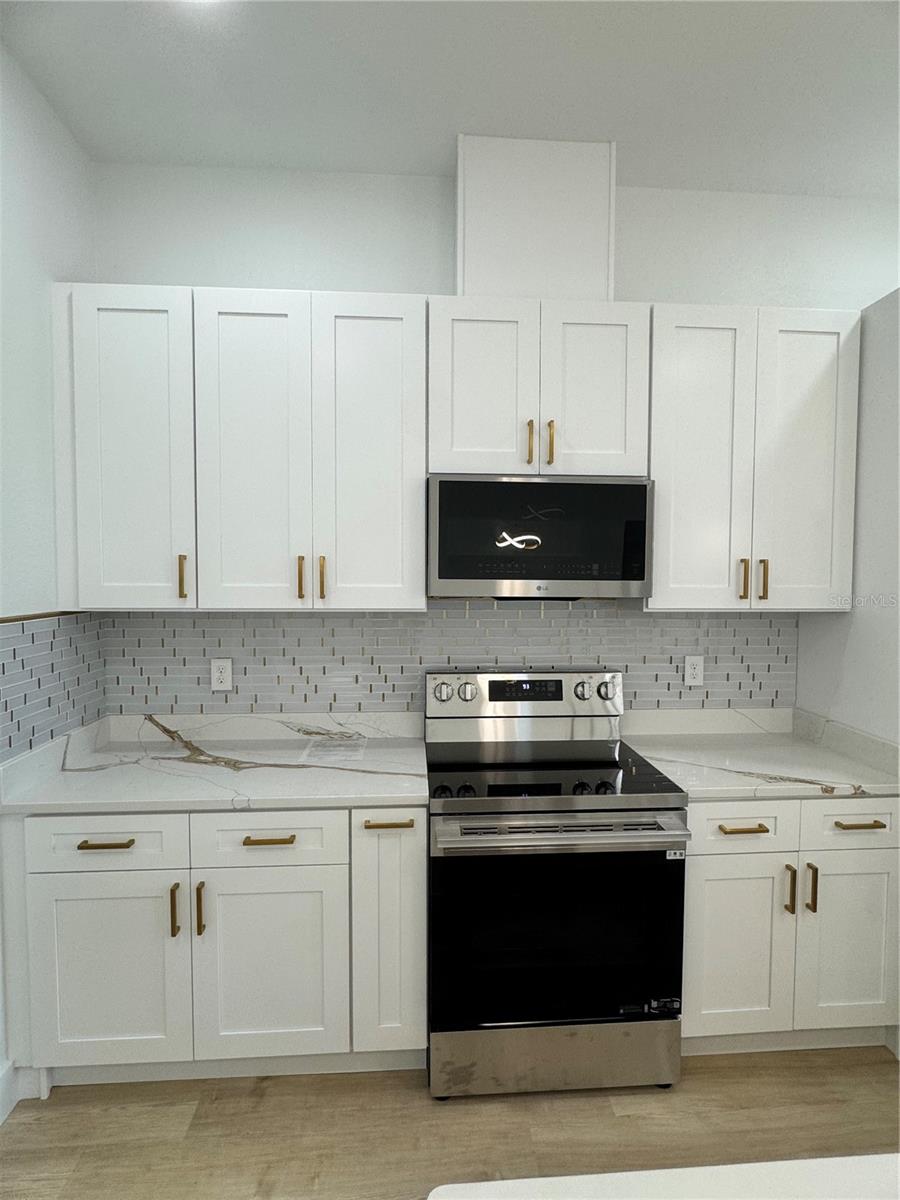 Image 4 of 42 For 1721 Mcclellan Road