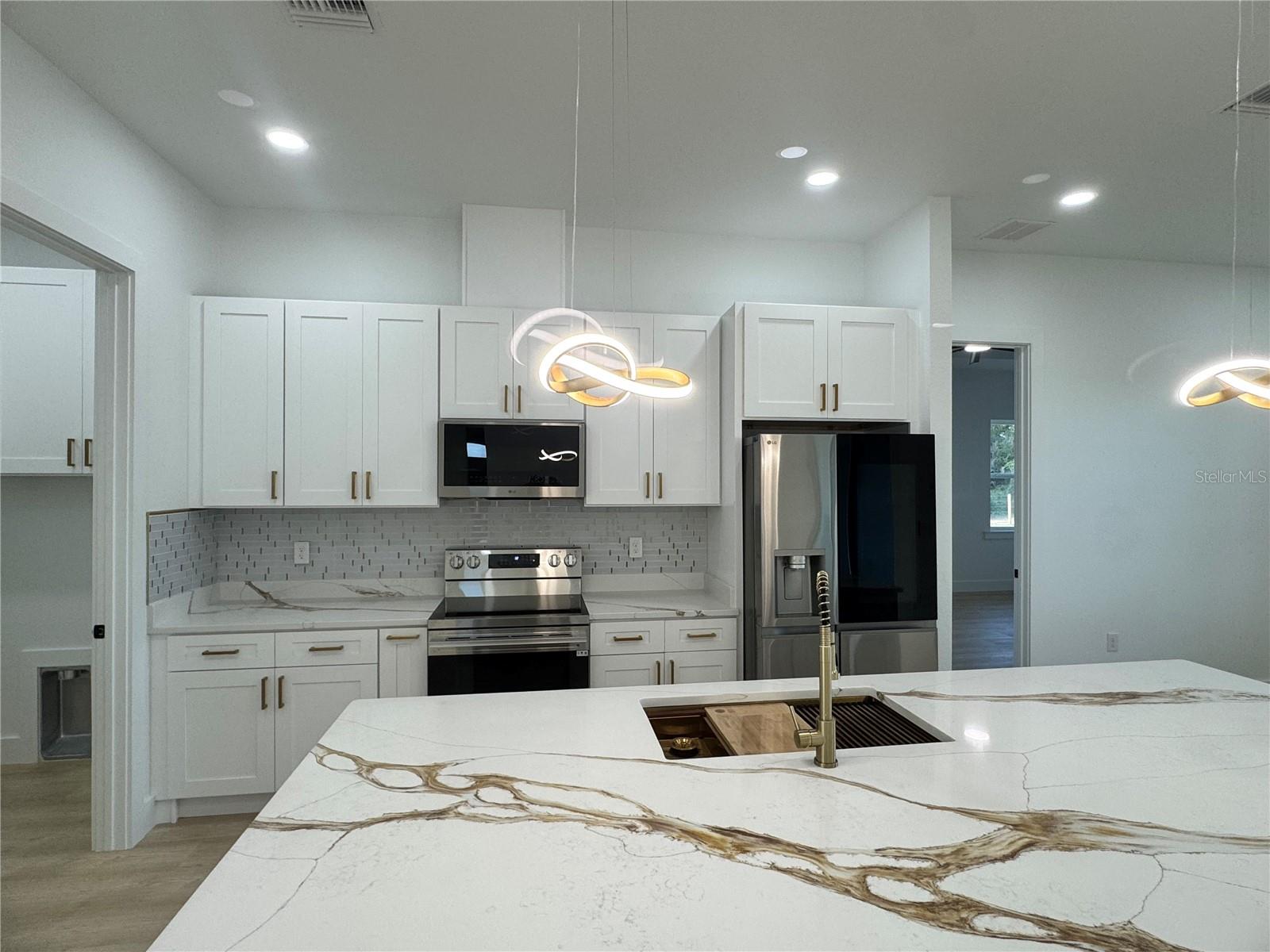 Image 7 of 42 For 1721 Mcclellan Road