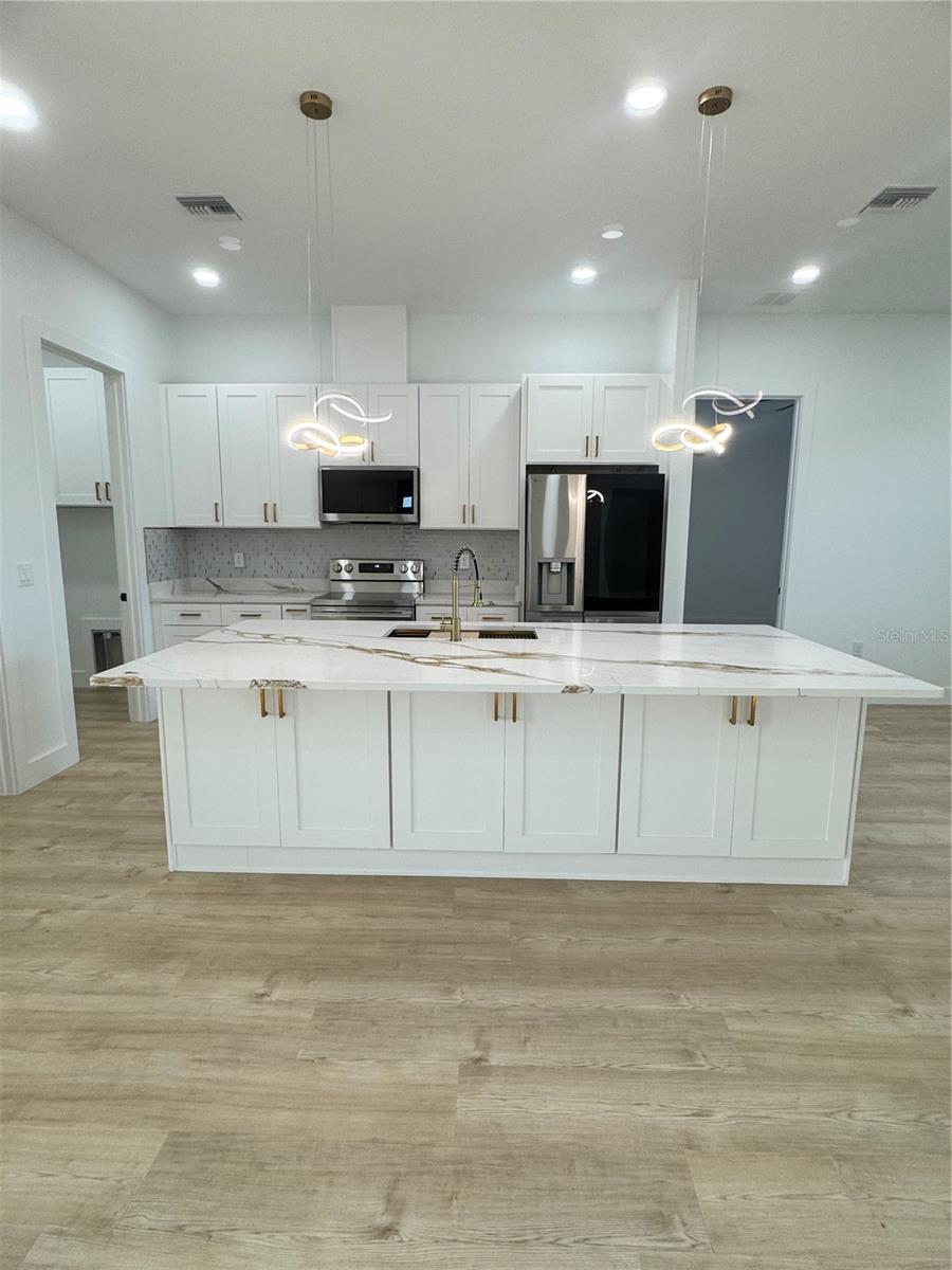 Image 8 of 42 For 1721 Mcclellan Road