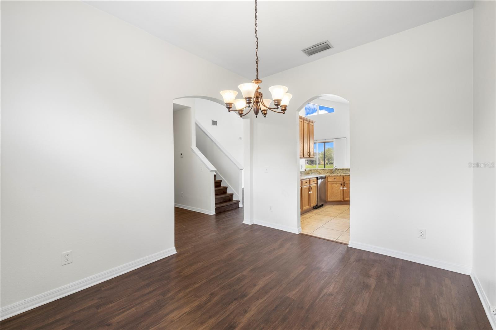 Image 19 of 64 For 10913 Observatory Way