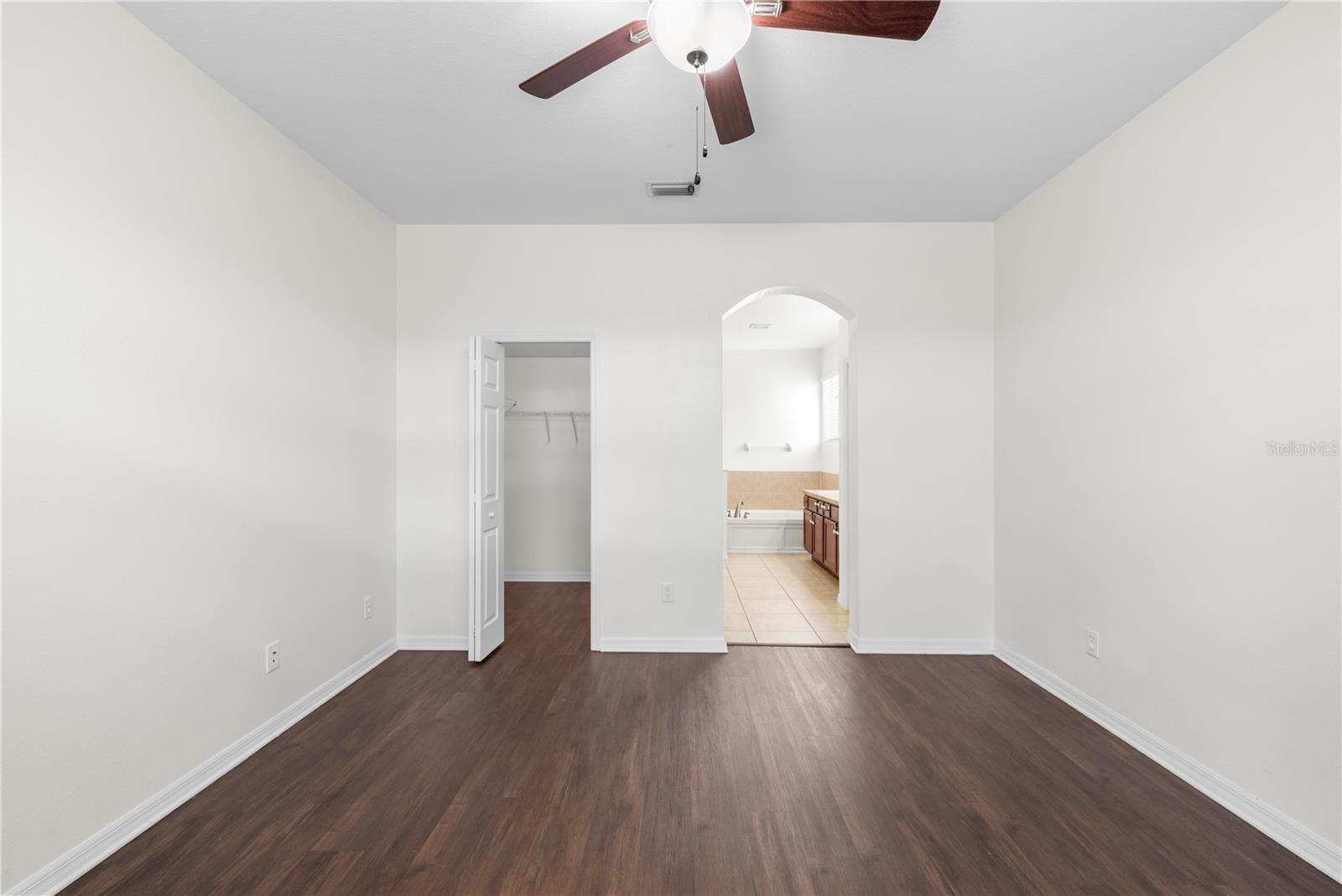 Image 21 of 64 For 10913 Observatory Way