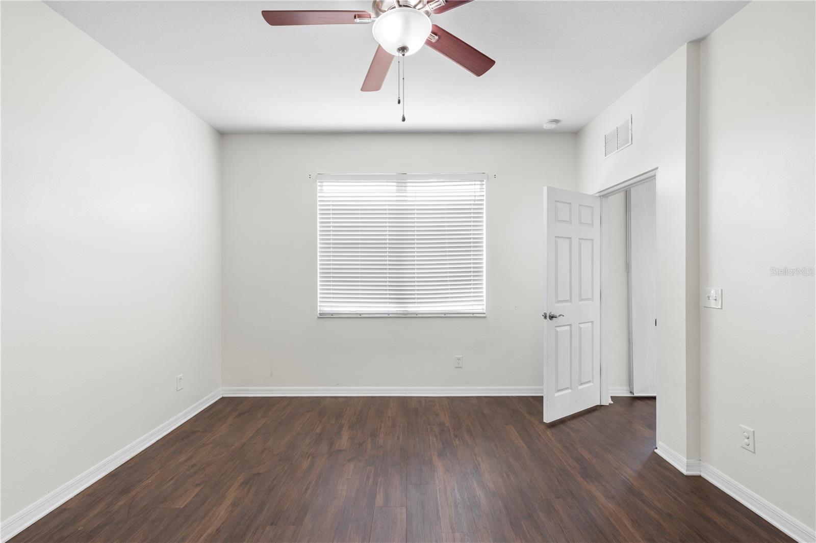 Image 22 of 64 For 10913 Observatory Way