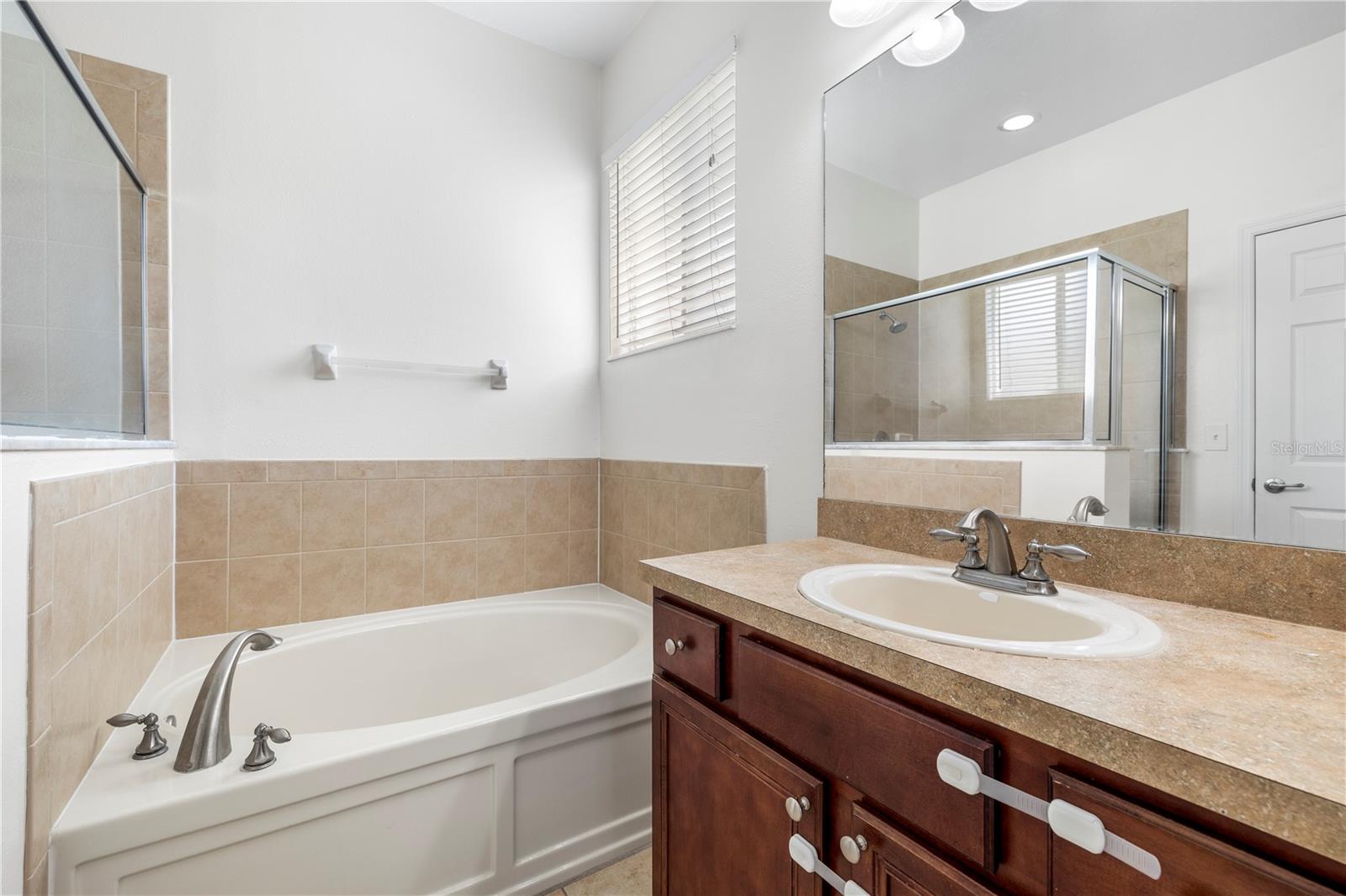 Image 27 of 64 For 10913 Observatory Way