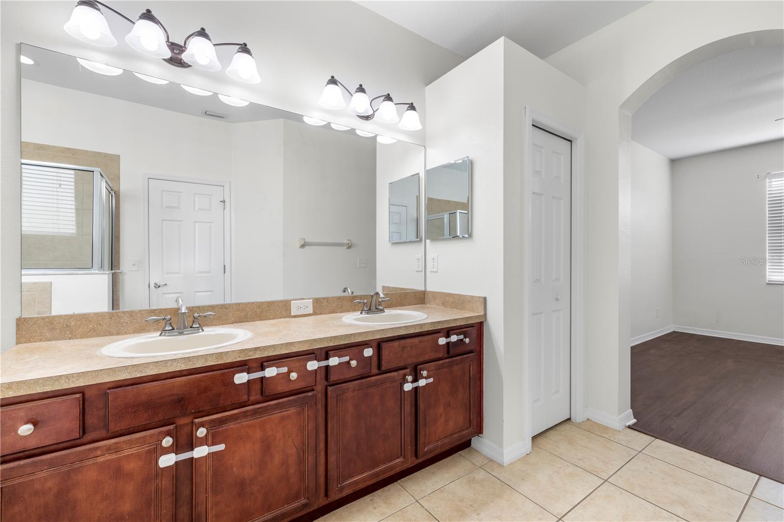 Image 29 of 64 For 10913 Observatory Way