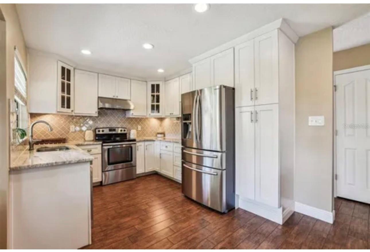 Image 12 of 33 For 1326 Corner Oaks Drive