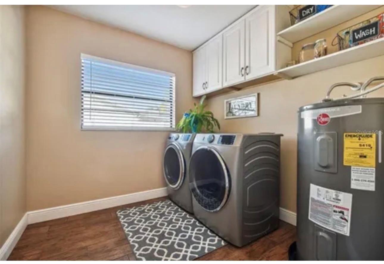 Image 15 of 33 For 1326 Corner Oaks Drive